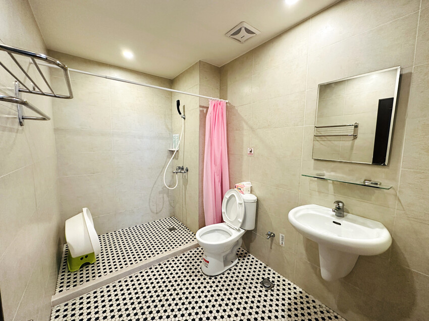 【黃色風箏】台南親子住宿開箱｜滑梯房、沙坑、搖搖馬玩到不想退