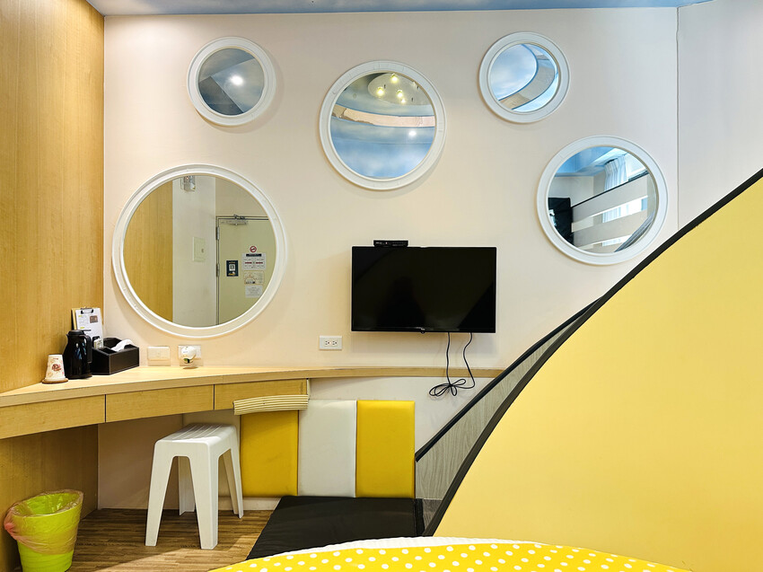 【黃色風箏】台南親子住宿開箱｜滑梯房、沙坑、搖搖馬玩到不想退