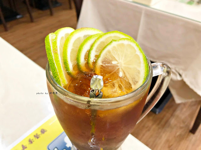 【台中 北屯】品嘉茶餐廳，民俗公園旁，大人氣港式茶餐廳，餐點種類眾多，完全無雷，不論嘴饞想吃還是朋友、家庭聚餐都很適合👍