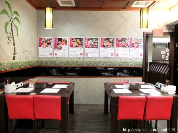 嘉義美食【紅豬呷火鍋(嘉義新生店)】個人式套餐火鍋 獨享18oz大肉量肉魂鍋 火烤韓式辣雞鍋 飲料/冰品無限供應