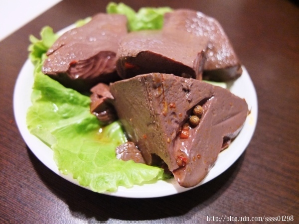 嘉義美食【紅豬呷火鍋(嘉義新生店)】個人式套餐火鍋 獨享18oz大肉量肉魂鍋 火烤韓式辣雞鍋 飲料/冰品無限供應