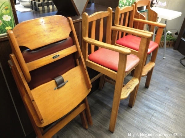 嘉義美食【紅豬呷火鍋(嘉義新生店)】個人式套餐火鍋 獨享18oz大肉量肉魂鍋 火烤韓式辣雞鍋 飲料/冰品無限供應