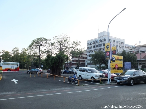 嘉義美食【紅豬呷火鍋(嘉義新生店)】個人式套餐火鍋 獨享18oz大肉量肉魂鍋 火烤韓式辣雞鍋 飲料/冰品無限供應