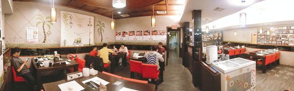 【嘉義】紅豬呷火鍋 - Prime級牛肉味綿柔入口化,麻油雞鍋進補燉。宮崎駿的旅行夢,搭載美食疆界大延展。208元起鍋物套餐,即可享飲料冰淇淋無限供應。