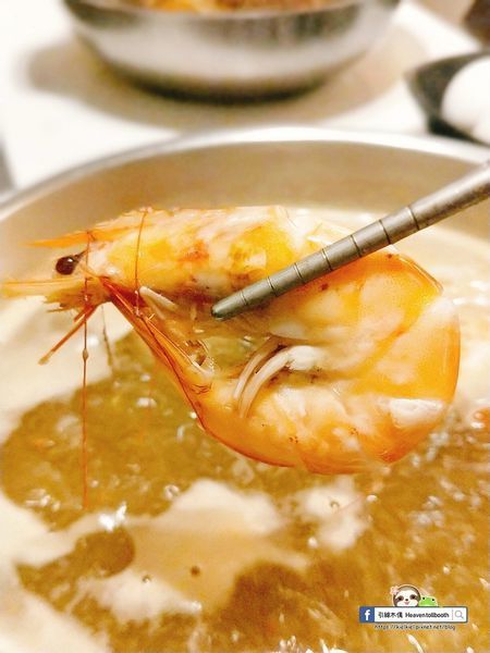 【嘉義】紅豬呷火鍋 - Prime級牛肉味綿柔入口化,麻油雞鍋進補燉。宮崎駿的旅行夢,搭載美食疆界大延展。208元起鍋物套餐,即可享飲料冰淇淋無限供應。