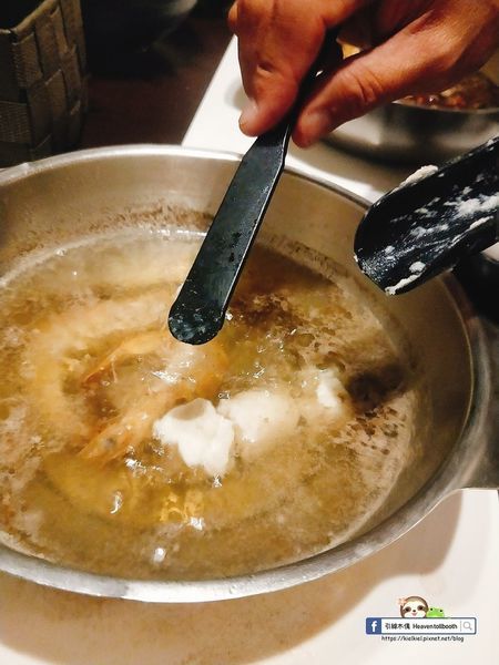 【嘉義】紅豬呷火鍋 - Prime級牛肉味綿柔入口化,麻油雞鍋進補燉。宮崎駿的旅行夢,搭載美食疆界大延展。208元起鍋物套餐,即可享飲料冰淇淋無限供應。