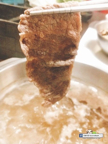 【嘉義】紅豬呷火鍋 - Prime級牛肉味綿柔入口化,麻油雞鍋進補燉。宮崎駿的旅行夢,搭載美食疆界大延展。208元起鍋物套餐,即可享飲料冰淇淋無限供應。