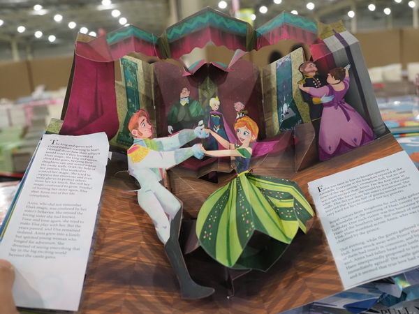 11/22-12/03"大野狼國際書展"來台中國際展覽館囉!超低折扣超優惠,讓你買到賺到,愛看書的朋友趕快來喔!