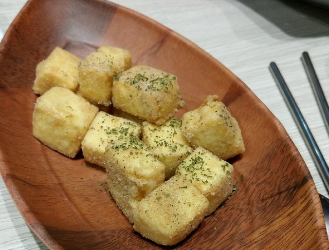 得盛 炸物、咖哩、鍋貼專門店 ︱蘆洲夜市 在地人推薦 ︱咖哩歐姆豬排蛋包飯、雞排