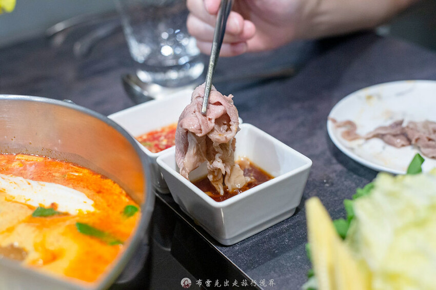 帶妹子首選！無負評超強的高檔火鍋店，連前菜跟甜點都好棒！推起來！｜布雷克出走旅行視界