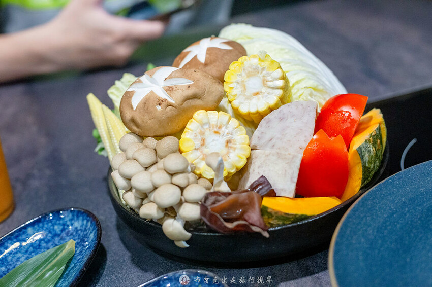 帶妹子首選！無負評超強的高檔火鍋店，連前菜跟甜點都好棒！推起來！｜布雷克出走旅行視界