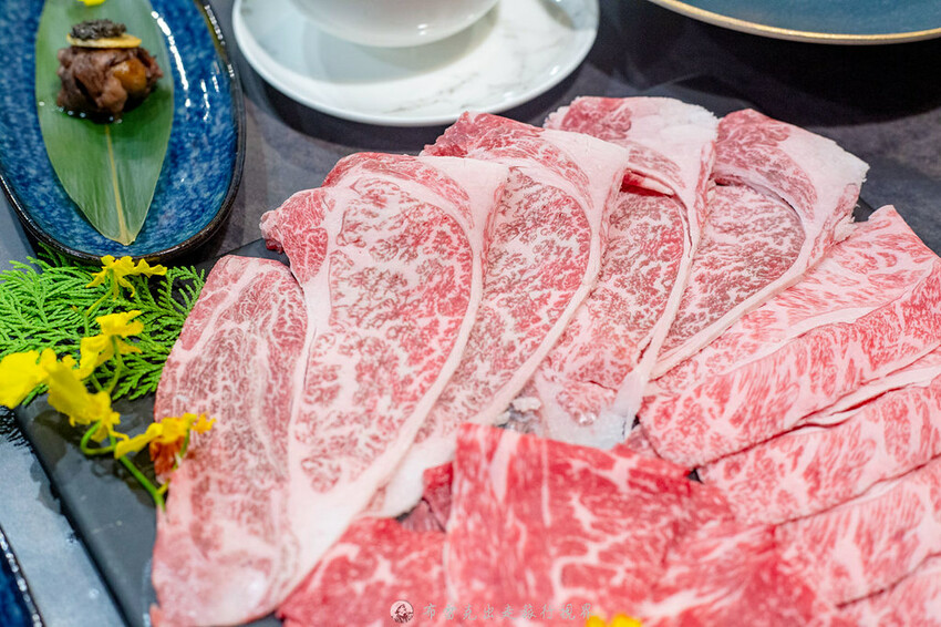 帶妹子首選！無負評超強的高檔火鍋店，連前菜跟甜點都好棒！推起來！｜布雷克出走旅行視界