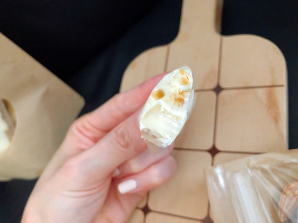 [開廂] 質感美味！挑嘴松鼠堅果開箱 - 高級牛軋糖不黏牙超好吃，夏威夷果仁滿到爆出來