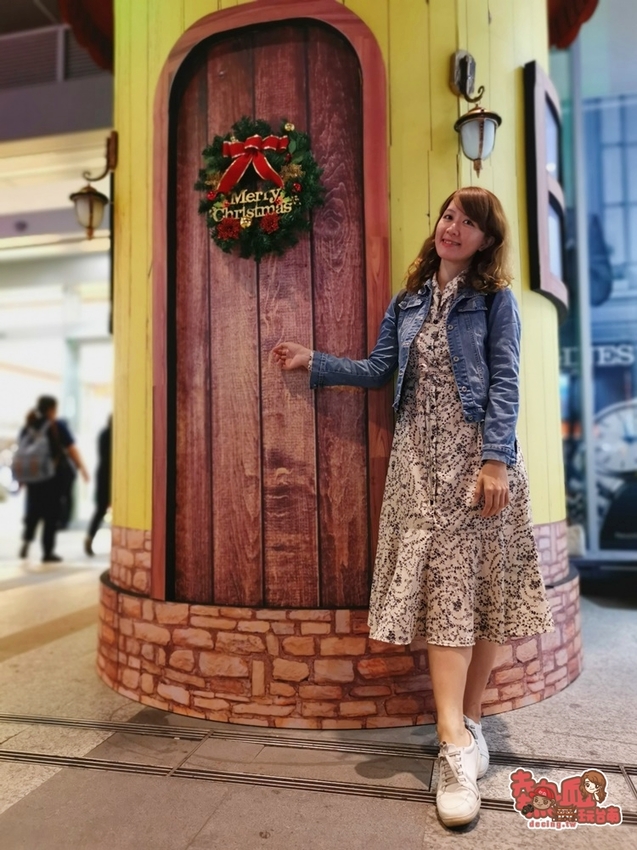 【台南景點】南紡購物中心飄雪囉，台灣第一顆點燈的耶誕樹在台南~ - 熱血玩台南。跳躍新世界