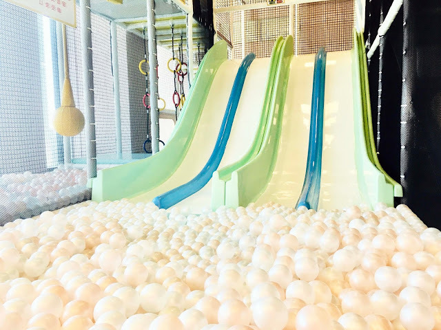 [高雄樂園] 湯姆熊歡樂世界——湯姆貝貝親子樂園（新光左營店）｜左營新光三越10樓幼兒室內樂園，不分平假日全日無限暢玩豐富感統遊具和科技玩具，一起創造孩子的歡樂童年！