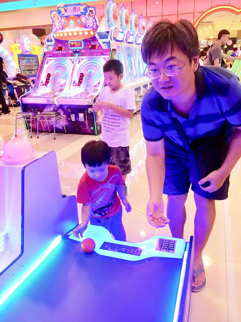 [高雄樂園] 湯姆熊歡樂世界——湯姆貝貝親子樂園（新光左營店）｜左營新光三越10樓幼兒室內樂園，不分平假日全日無限暢玩豐富感統遊具和科技玩具，一起創造孩子的歡樂童年！