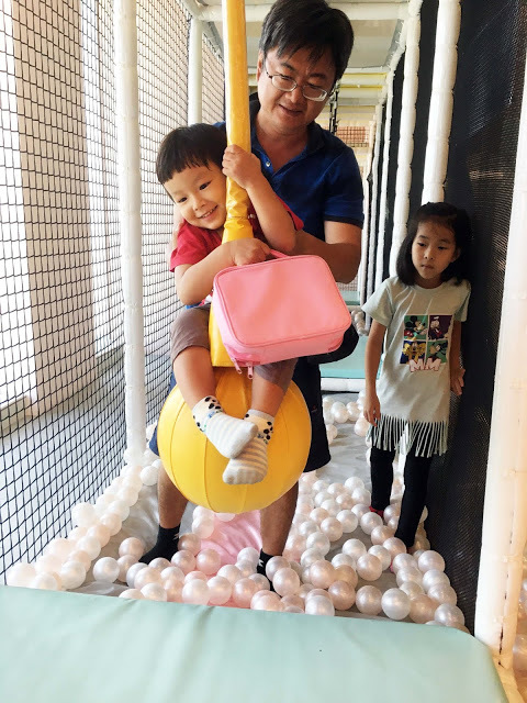 [高雄樂園] 湯姆熊歡樂世界——湯姆貝貝親子樂園（新光左營店）｜左營新光三越10樓幼兒室內樂園，不分平假日全日無限暢玩豐富感統遊具和科技玩具，一起創造孩子的歡樂童年！