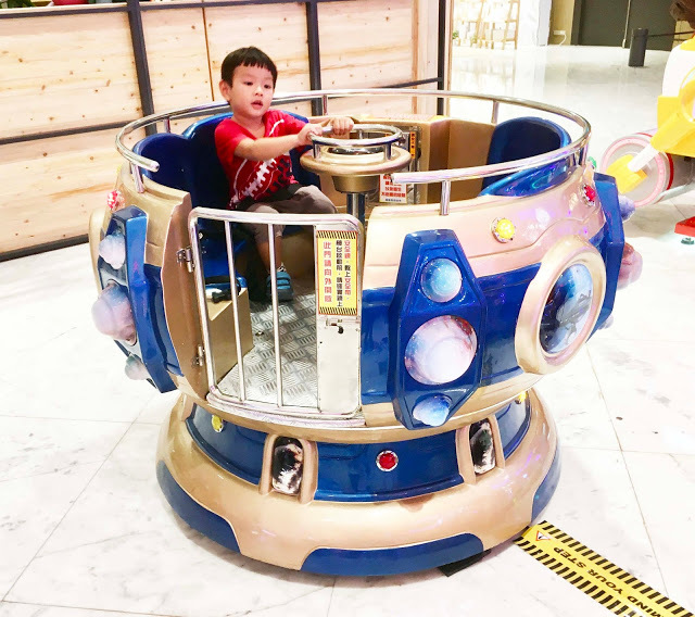 [高雄樂園] 湯姆熊歡樂世界——湯姆貝貝親子樂園（新光左營店）｜左營新光三越10樓幼兒室內樂園，不分平假日全日無限暢玩豐富感統遊具和科技玩具，一起創造孩子的歡樂童年！