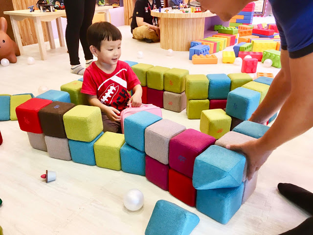 [高雄樂園] 湯姆熊歡樂世界——湯姆貝貝親子樂園（新光左營店）｜左營新光三越10樓幼兒室內樂園，不分平假日全日無限暢玩豐富感統遊具和科技玩具，一起創造孩子的歡樂童年！