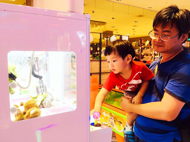 [高雄樂園] 湯姆熊歡樂世界——湯姆貝貝親子樂園（新光左營店）｜左營新光三越10樓幼兒室內樂園，不分平假日全日無限暢玩豐富感統遊具和科技玩具，一起創造孩子的歡樂童年！