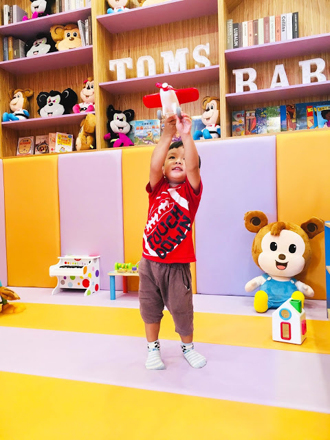 [高雄樂園] 湯姆熊歡樂世界——湯姆貝貝親子樂園（新光左營店）｜左營新光三越10樓幼兒室內樂園，不分平假日全日無限暢玩豐富感統遊具和科技玩具，一起創造孩子的歡樂童年！