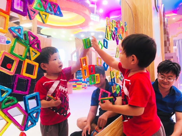 [高雄樂園] 湯姆熊歡樂世界——湯姆貝貝親子樂園（新光左營店）｜左營新光三越10樓幼兒室內樂園，不分平假日全日無限暢玩豐富感統遊具和科技玩具，一起創造孩子的歡樂童年！