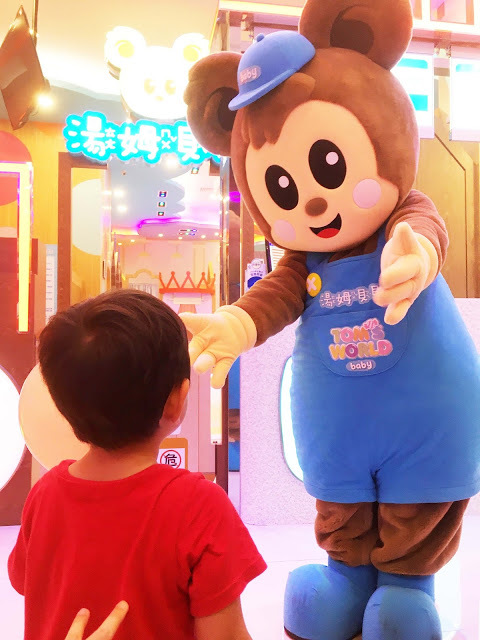 [高雄樂園] 湯姆熊歡樂世界——湯姆貝貝親子樂園（新光左營店）｜左營新光三越10樓幼兒室內樂園，不分平假日全日無限暢玩豐富感統遊具和科技玩具，一起創造孩子的歡樂童年！
