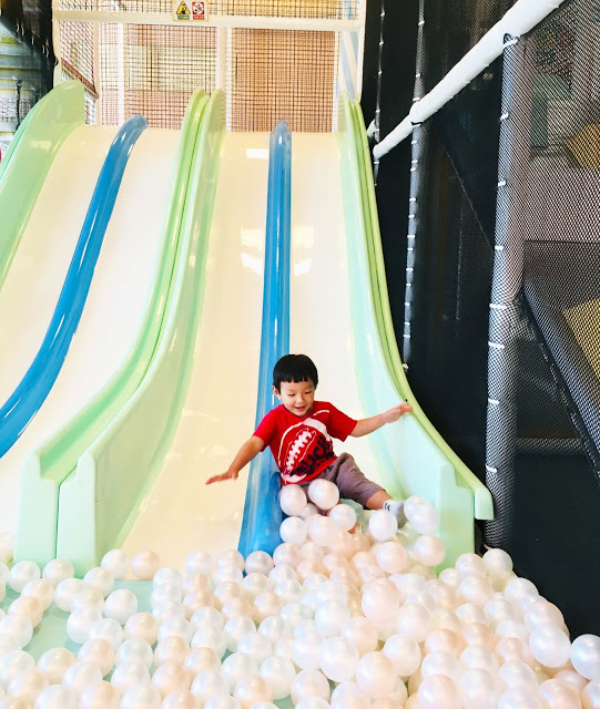 [高雄樂園] 湯姆熊歡樂世界——湯姆貝貝親子樂園（新光左營店）｜左營新光三越10樓幼兒室內樂園，不分平假日全日無限暢玩豐富感統遊具和科技玩具，一起創造孩子的歡樂童年！