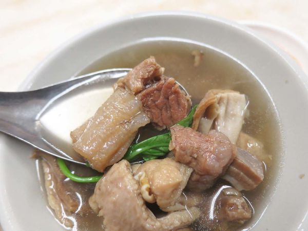 【台北美食】蕭家牛雜湯-人潮絡繹不絕的小吃店