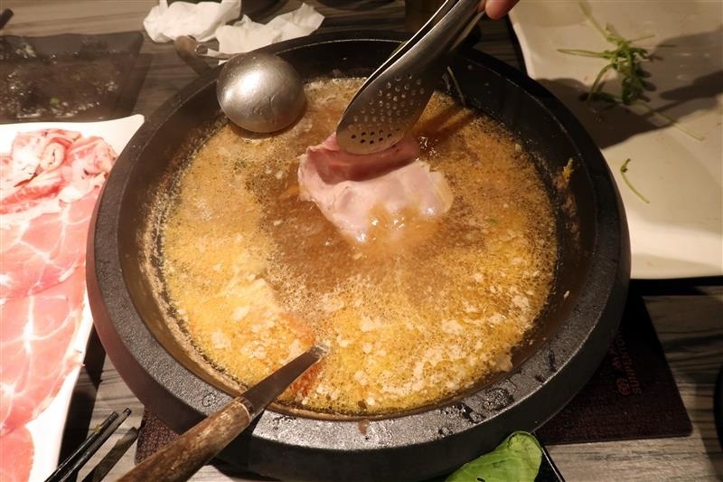 肉多多 新店 299 石頭火鍋 064.jpg
