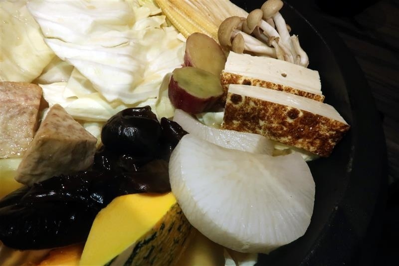 肉多多 新店 299 石頭火鍋 038.jpg