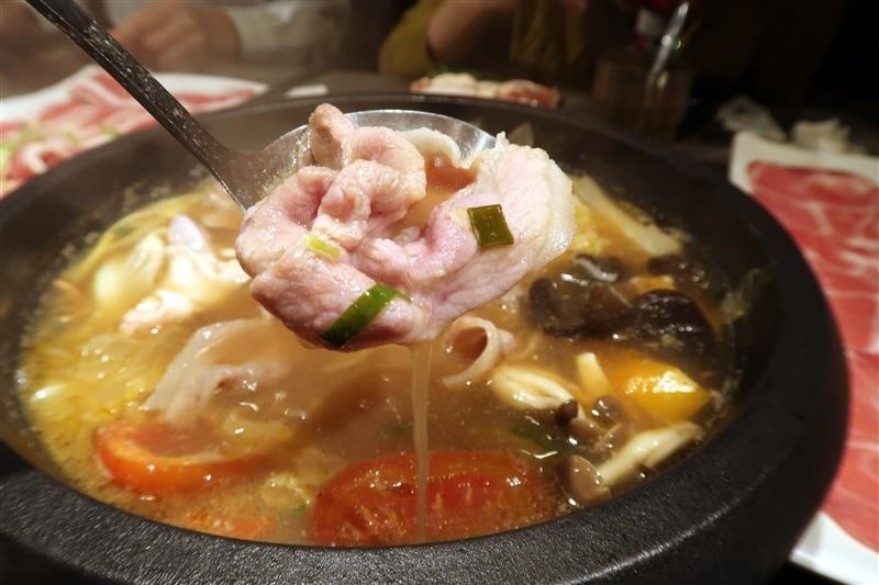 肉多多 新店 299 石頭火鍋 059.jpg