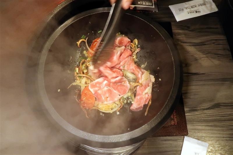 肉多多 新店 299 石頭火鍋 029.jpg