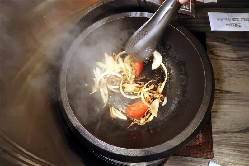 肉多多 新店 299 石頭火鍋 026.jpg