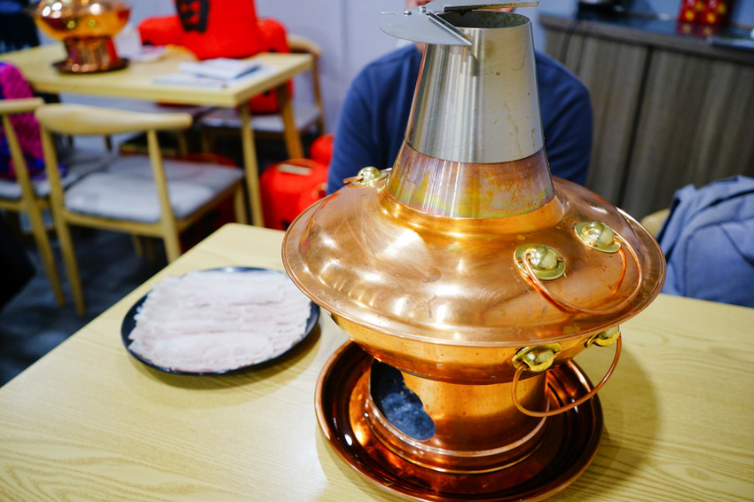 美食｜台北內湖 熹正園東北精緻麵食 正宗東北酸菜白肉鍋 近文德/港墘站東北菜推薦！