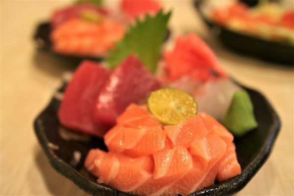 綜合生魚片 (2).jpg 綜合生魚片 (2).jpg