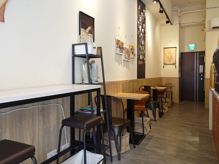 新北新莊—有點胖咖啡Plump Cafe｜與英國女王的下午茶約會 堅持傳統英式司康吃法 果醬與凝脂奶油是最佳夥伴