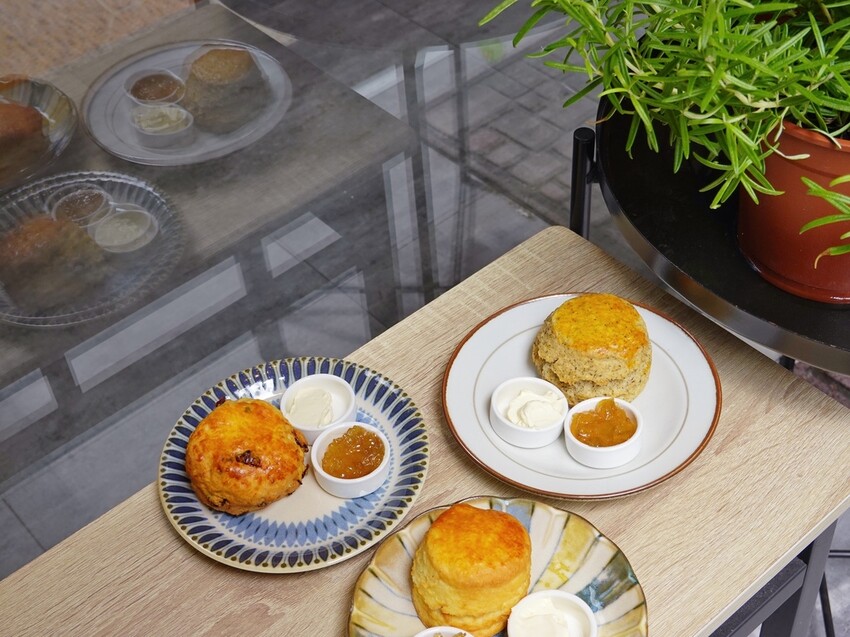 新北新莊—有點胖咖啡Plump Cafe｜與英國女王的下午茶約會 堅持傳統英式司康吃法 果醬與凝脂奶油是最佳夥伴