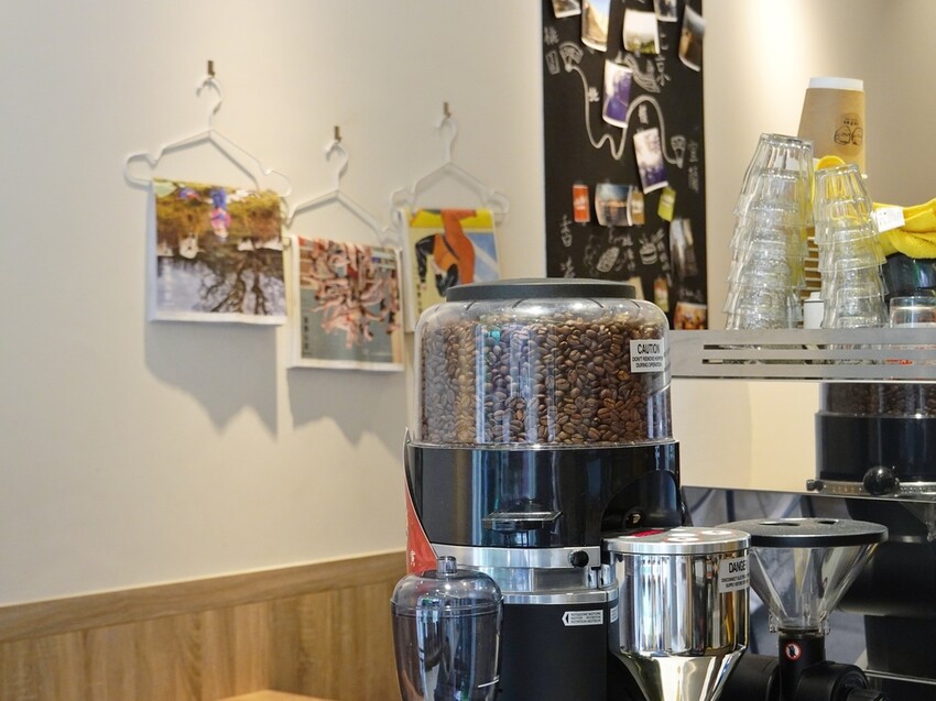 新北新莊—有點胖咖啡Plump Cafe｜與英國女王的下午茶約會 堅持傳統英式司康吃法 果醬與凝脂奶油是最佳夥伴