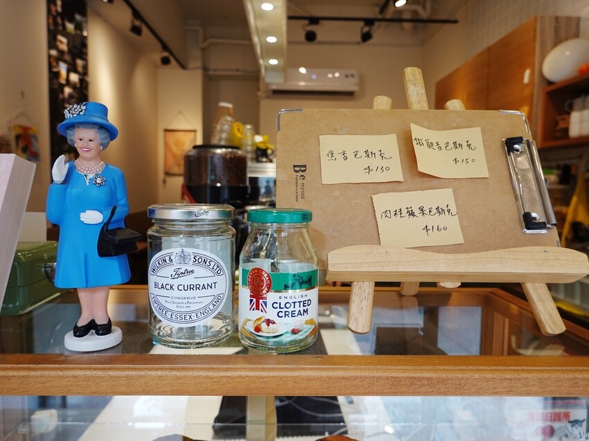 新北新莊—有點胖咖啡Plump Cafe｜與英國女王的下午茶約會 堅持傳統英式司康吃法 果醬與凝脂奶油是最佳夥伴