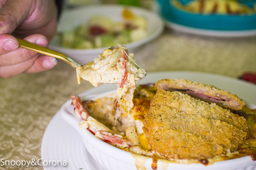 【新北市美食】林口水族主題餐廳｜ST 銀河系俱樂部｜水族寵物、下午茶～鯊魚、鸚鵡、爬蟲動物互動體驗，超另類親子餐廳