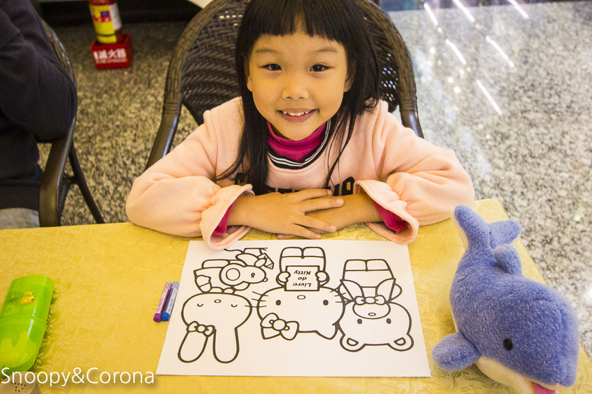 【新北市美食】林口水族主題餐廳｜ST 銀河系俱樂部｜水族寵物、下午茶～鯊魚、鸚鵡、爬蟲動物互動體驗，超另類親子餐廳