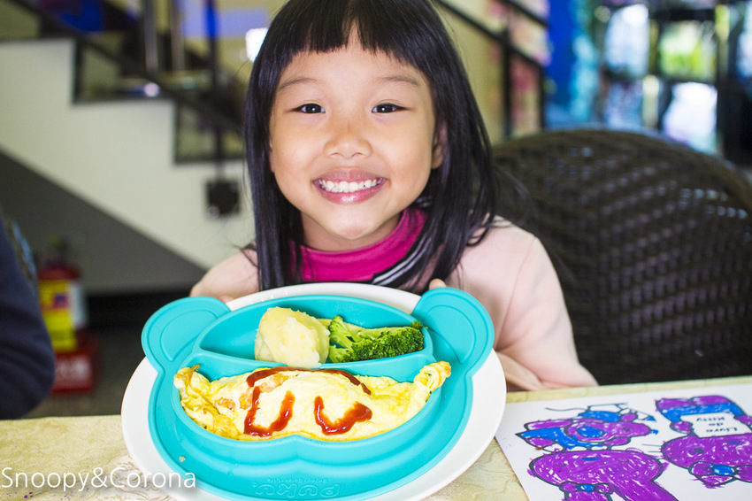 【新北市美食】林口水族主題餐廳｜ST 銀河系俱樂部｜水族寵物、下午茶～鯊魚、鸚鵡、爬蟲動物互動體驗，超另類親子餐廳