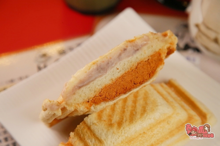 【台南美食】帶毛孩子一起來用餐,給飼主與寵物的友善餐廳:貓午茶 - 熱血玩台南。跳躍新世界