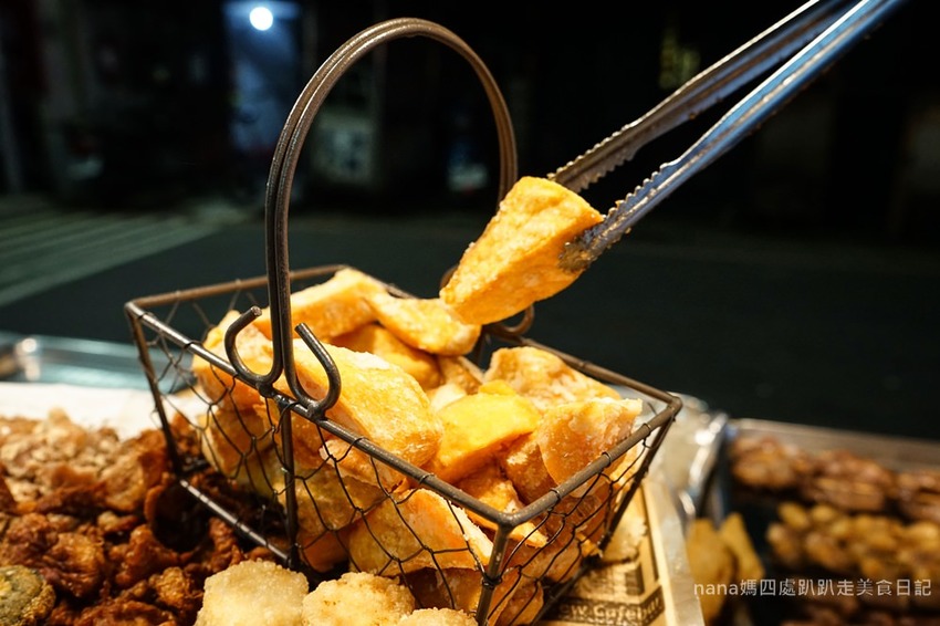 《台北新莊美食》坂本家炸物專賣店 讓學生放學想馬上手刀衝去買的好吃雞排店 《台北新莊美食》坂本家炸物專賣店 讓學生放學想馬上手刀衝去買的好吃雞排店