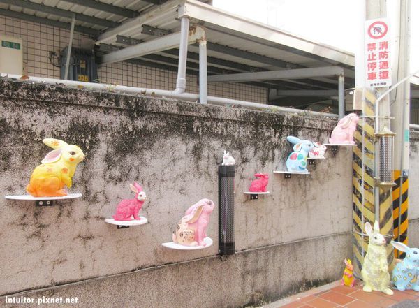 連成兔行3.JPG 連成兔行3.JPG