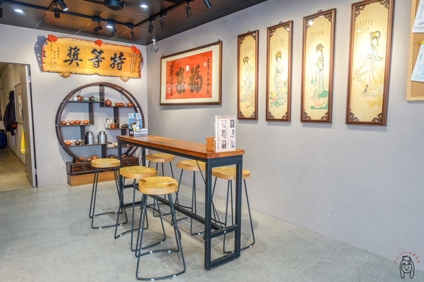 台南飲料推薦 厚鮮奶茶專賣店,使用高品質茶葉,點無糖也好喝,有一喝就會驚艷的純茶類!一不小心就會喝完。