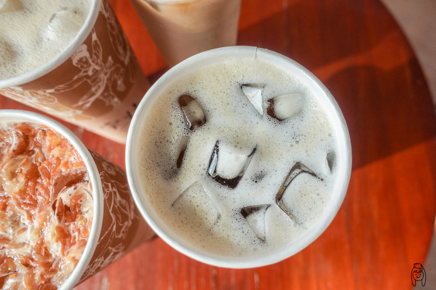 台南飲料推薦 厚鮮奶茶專賣店,使用高品質茶葉,點無糖也好喝,有一喝就會驚艷的純茶類!一不小心就會喝完。