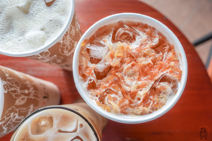 台南飲料推薦 厚鮮奶茶專賣店,使用高品質茶葉,點無糖也好喝,有一喝就會驚艷的純茶類!一不小心就會喝完。