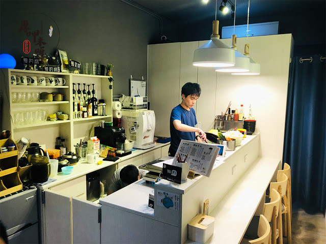 【厚呷米呀│新北板橋】菱紋蔬香咖啡館 愛吃美食不必在乎是否素食!/無肉體驗也可以很完美/主推14種口味的熱壓吐司、再推蛋包飯系列/豪華套餐可一次享有飲品+炸物+甜品/菱紋蔬香隱於市